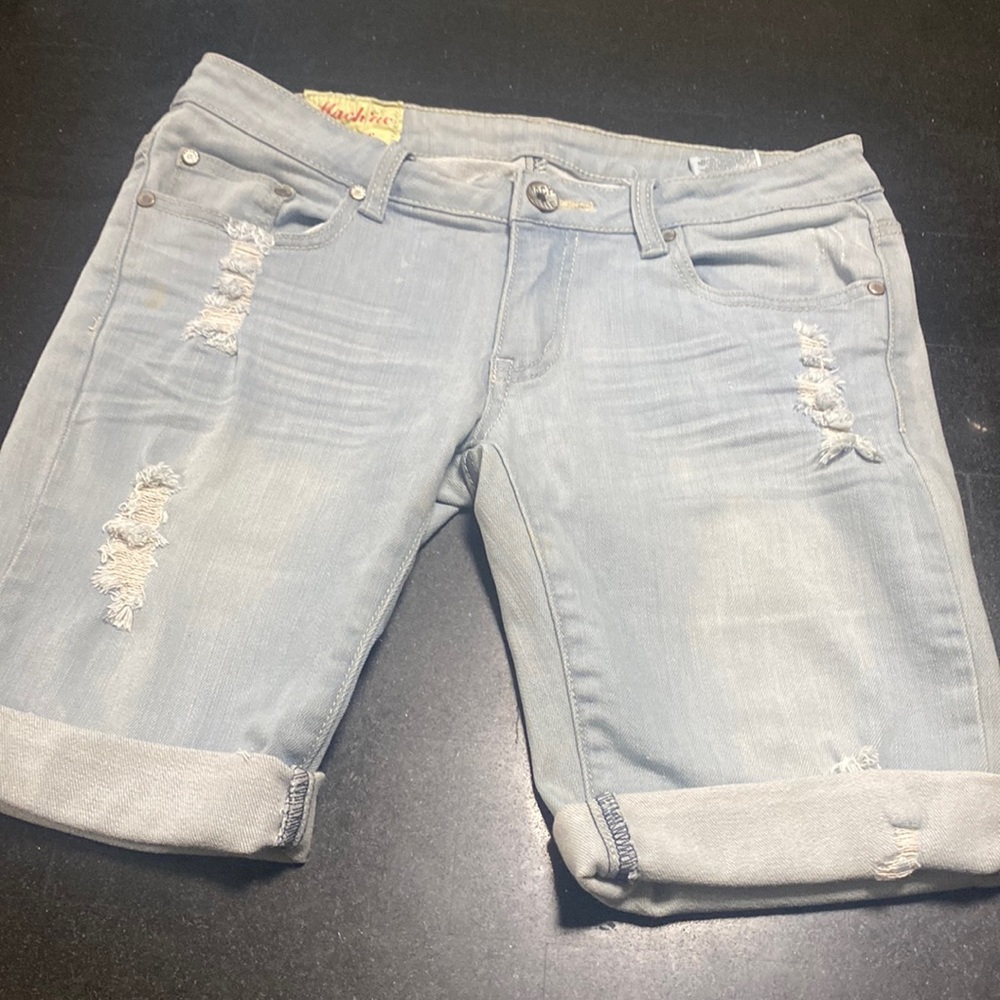 Distressed shorts 🩳